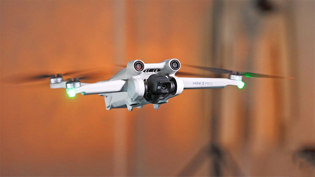 پهپاد کوچک برای فیلمبرداری و عکاسی